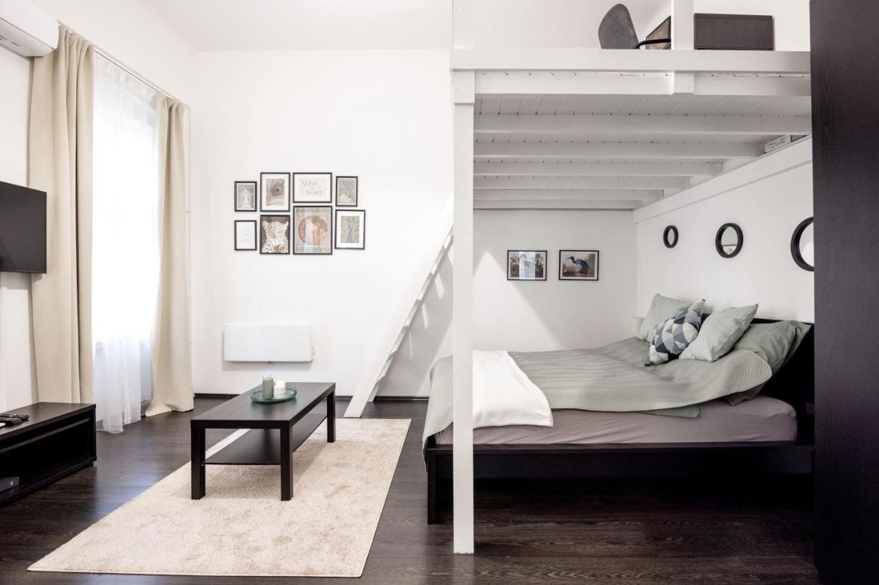 Charming Downtown Hideaway Steps From New York Cafe! — Fotók 3